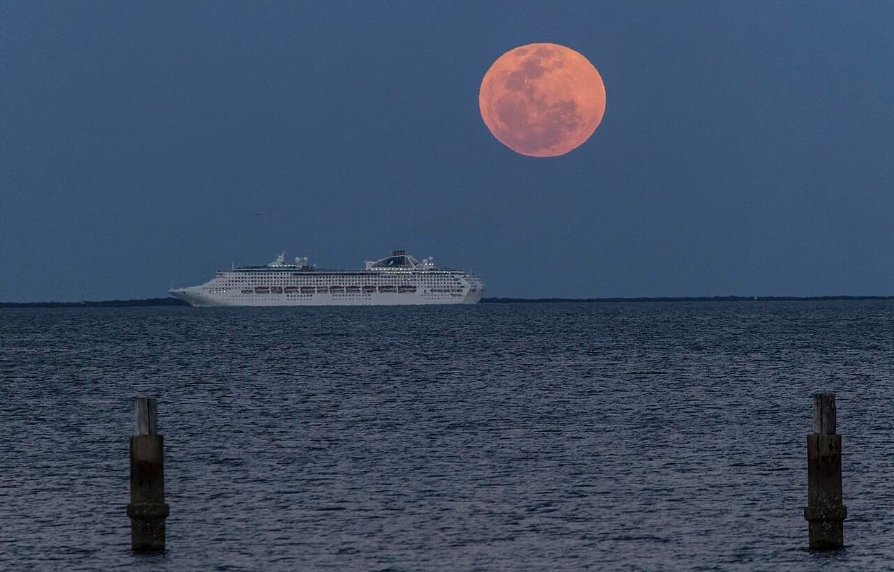 Moon Rise Today